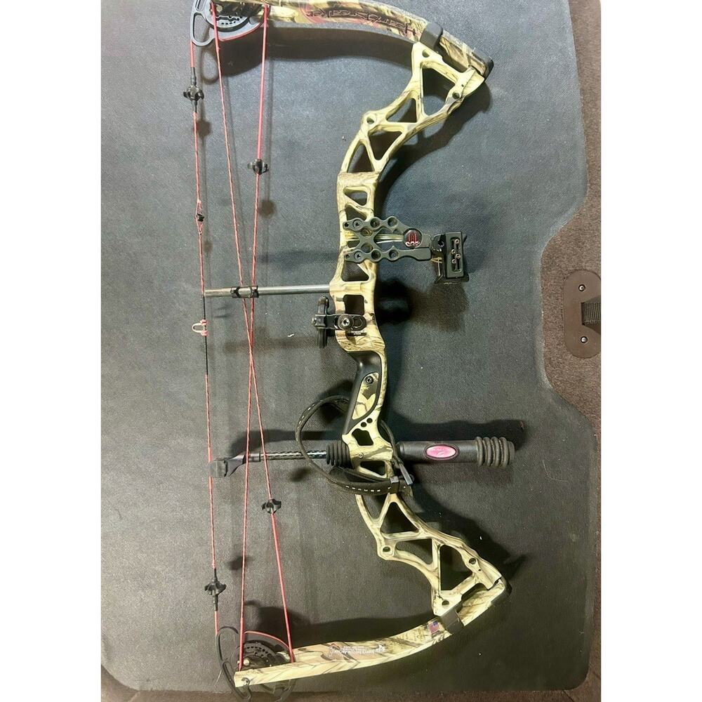 Bowtech Heartbreaker Compound bow mossy oak camouflage women archer shorter draw
